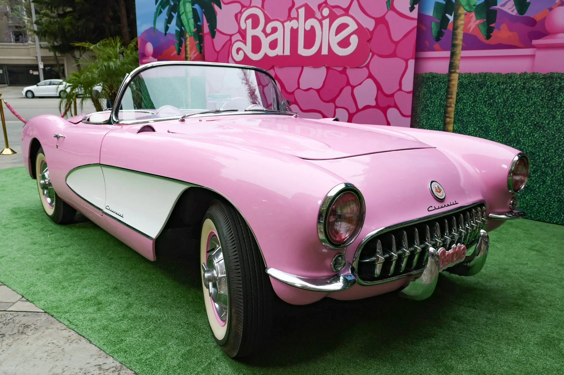 Corvette Rosa da Barbie (560 micro-peças)